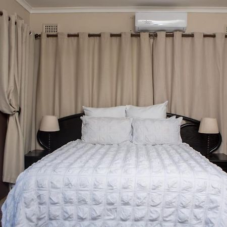Dyna Guest House Durban Exterior photo